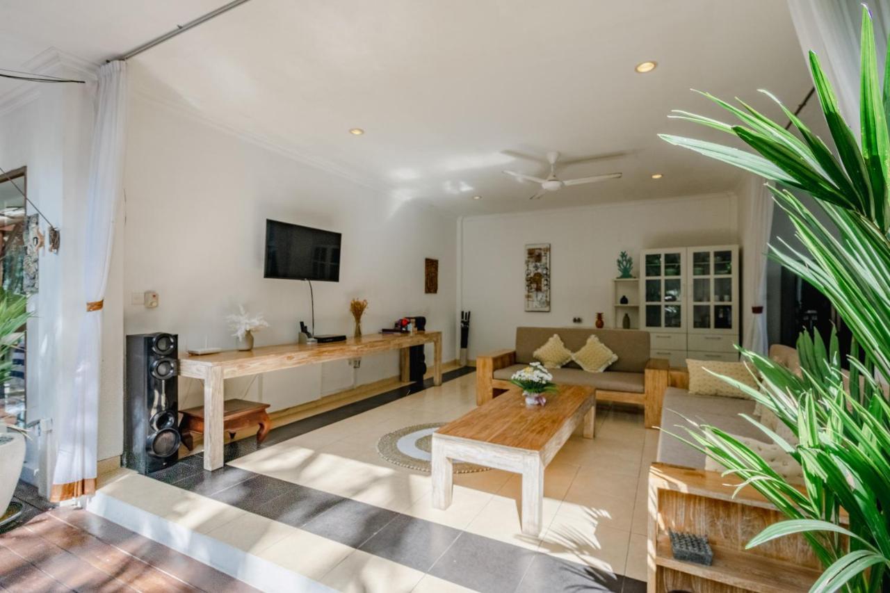 Villa Alleira Seminyak By Best Deals Asia Hospitality Zewnętrze zdjęcie